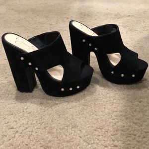 Jessica Simpson chunky heel sandals w platform